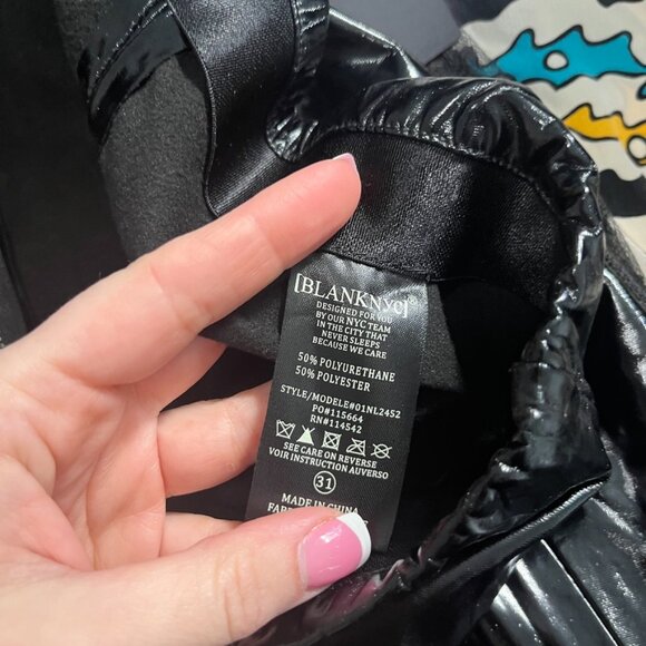 NEW Blank NYC Black Faux Leather Banger Pants Size 31 - Picture 7 of 7